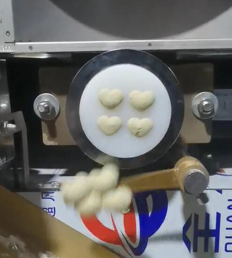 

Commercial Fully Automatic Dough Divider Multifunctional Pneumatic Dough Cutting 2500W Dough Kneading Machine