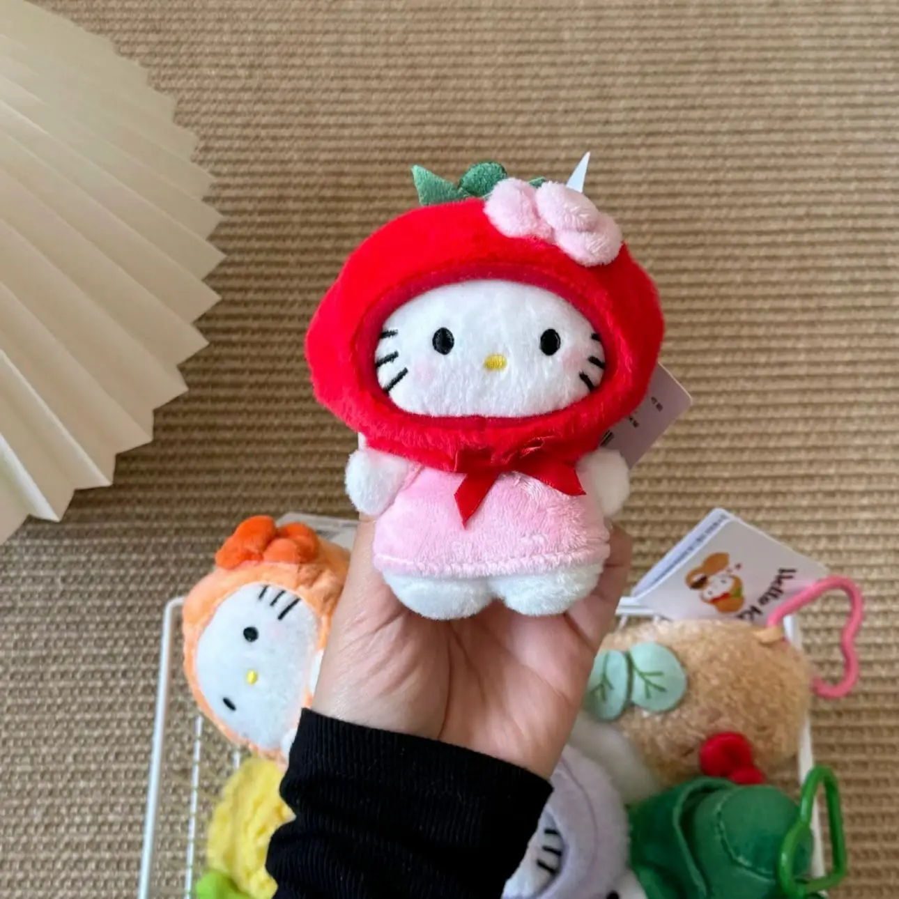 Légumes Hello Kitty pendentif oignon fruits en peluche poupée Hello Kitty amusant bricolage sac à dos pendentif échalotes en peluche porte-clés filles cadeau