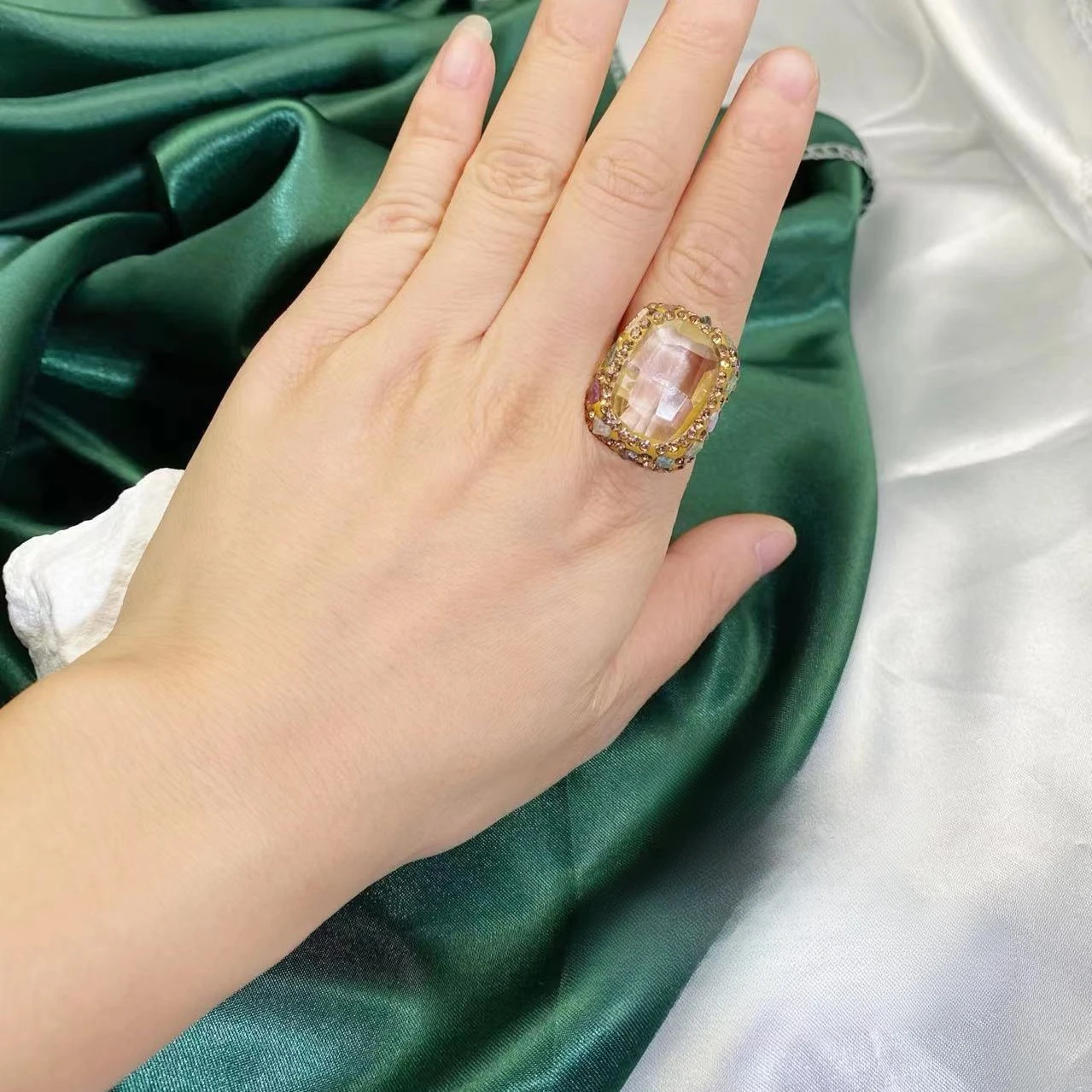 

Noble high-end design tourmaline crystal transparent ring copper alloy adjustable light luxury high-end