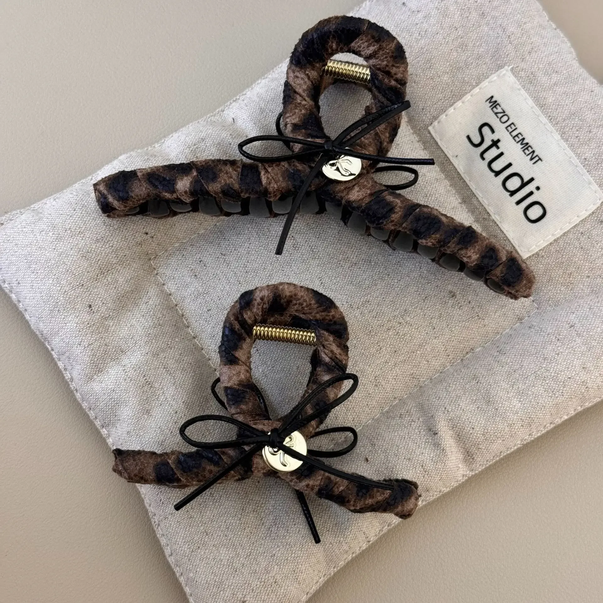 Pinzas para el cabello para mujer y niña, accesorios de garra, lazo con estampado de leopardo, tiburón grande y grueso, diseño vintage peludo, moda popular para adultos