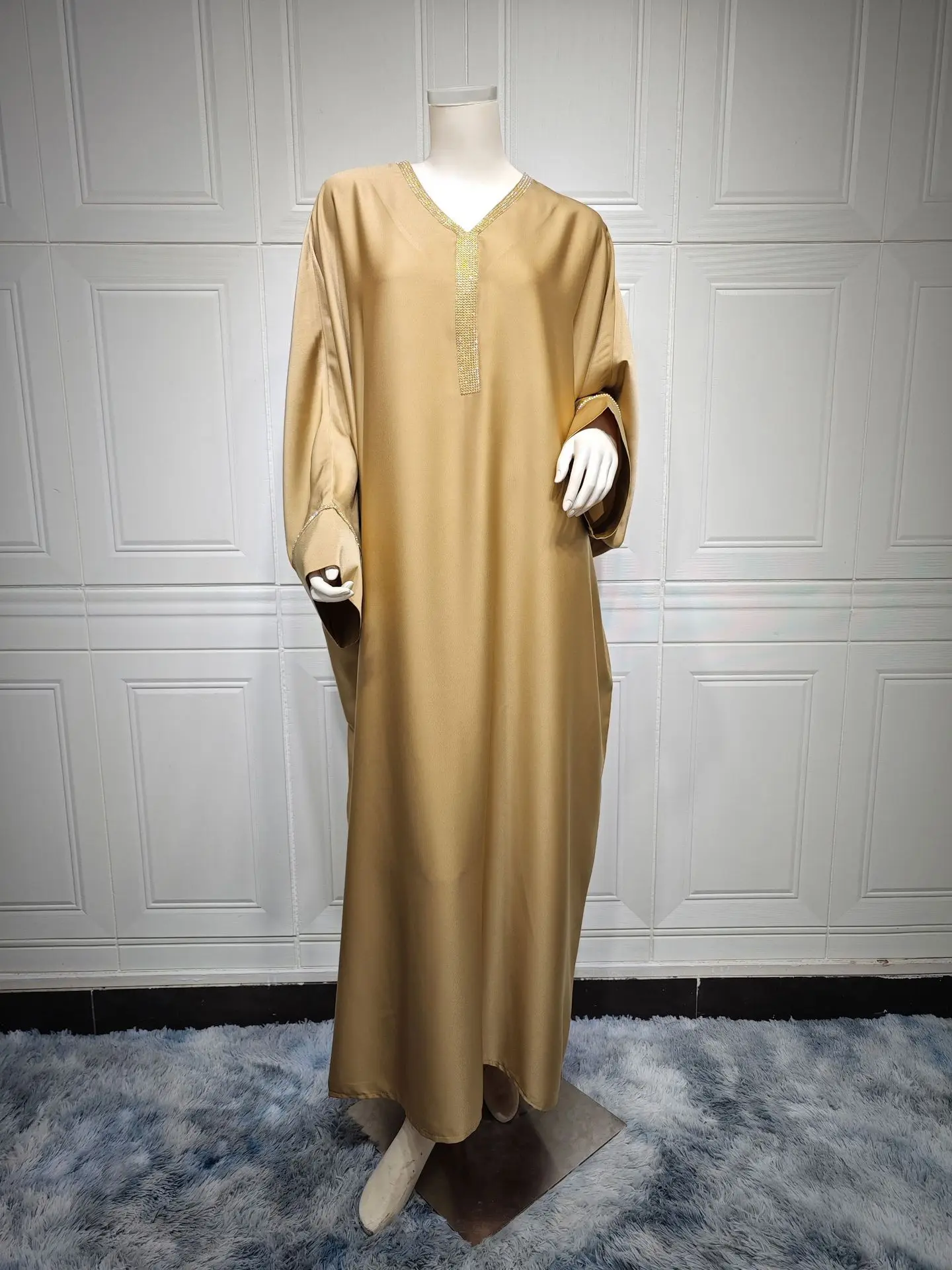 Eid Muslim Long Dress Women Bat Sleeve Caftan Abaya Satin Robe Diamond Party Abayas Ramadan V Neck Kaftan Caftan Jalabiya 2023