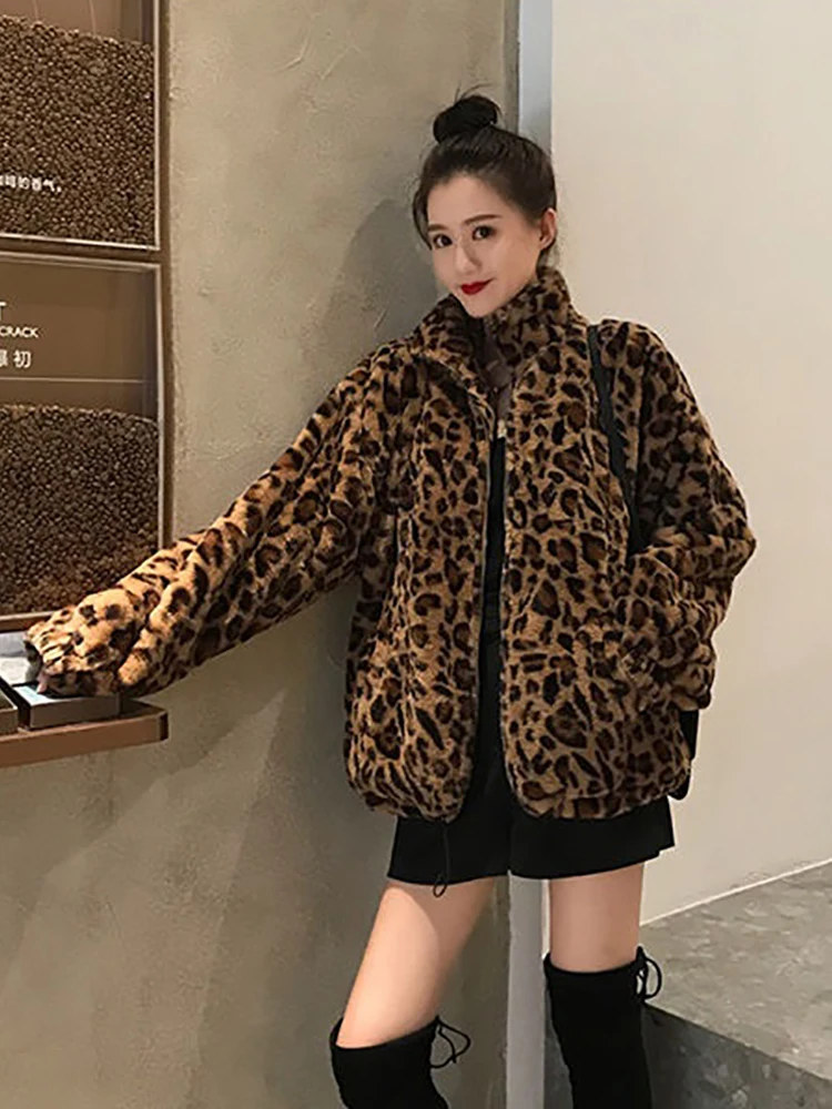 Chaqueta con estampado de leopardo para mujer, Parkas cálidas con cuello levantado, abrigos de piel sintética holgados coreanos, prendas de vestir para otoño e invierno, novedad de 2024