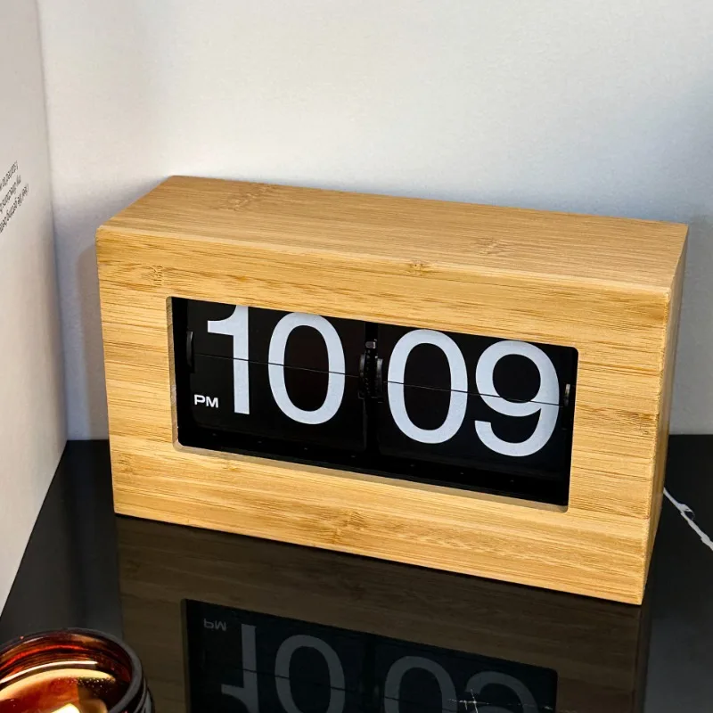 

Aesthetic Flip Page Clock Noiseless Digital Table Bedside Clock Mechanical Wooden Stylish Room Decorating Items Accessories