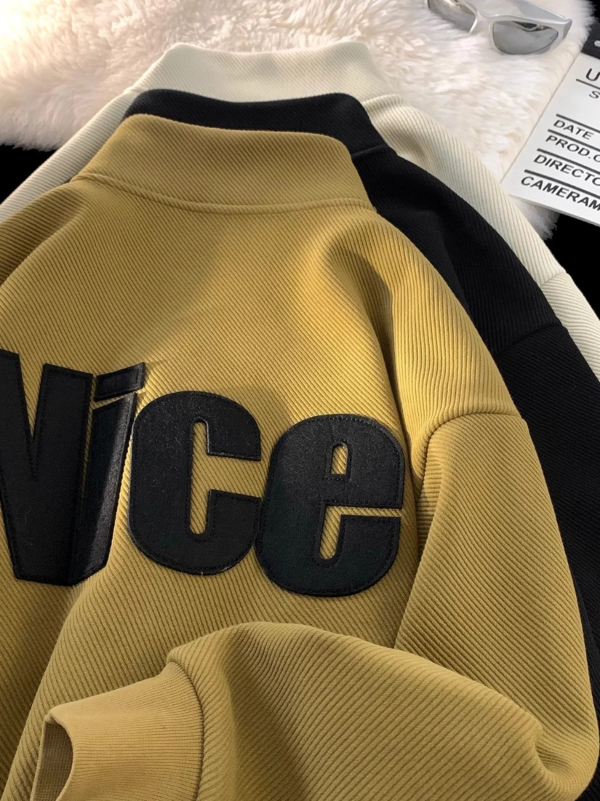 سترة بغطاء للرأس منقوشة بحروف ثقيلة الوزن من Aymelon American Sle للرجال فضفاضة مبطنة بالفعل ملابس خارجية دافئة عصرية غير رسمية...