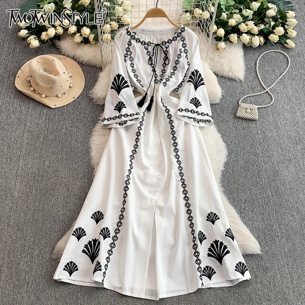 

TWOTWINSTYLE Vintage Slimming Printing Dresses For Women Round Neck Half Sleeve High Wasit Chic Dress Female Fashion KDR542144