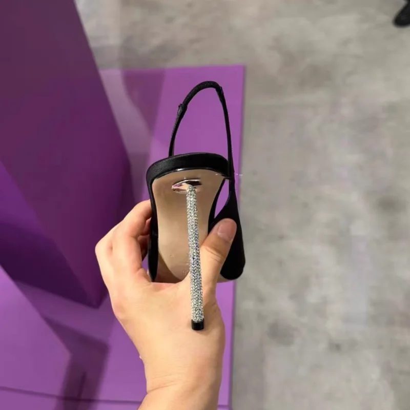 موضة كريستال الضحلة صنادل عالية الكعب الساتان خنجر Slingback أحذية النساء لامعة حجر الراين الصنادل أنيقة مأدبة عالية الكعب #2