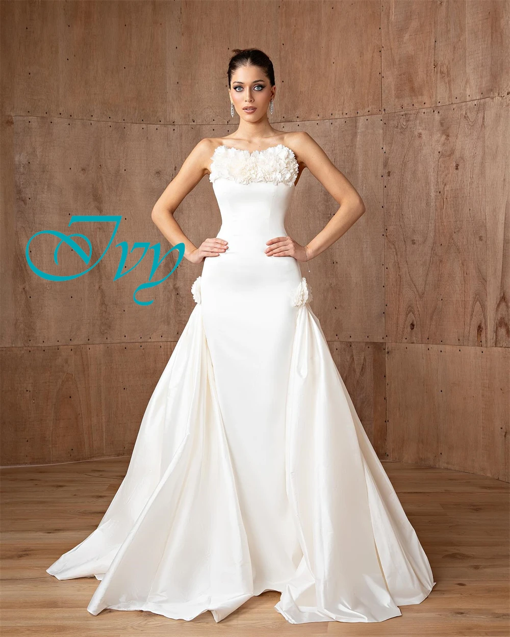 

Customized Elegant Satin Strapless Evening Dress Simple Sleeveless Prom Dresses Luxury Sweep Train Special Occasion Gowns