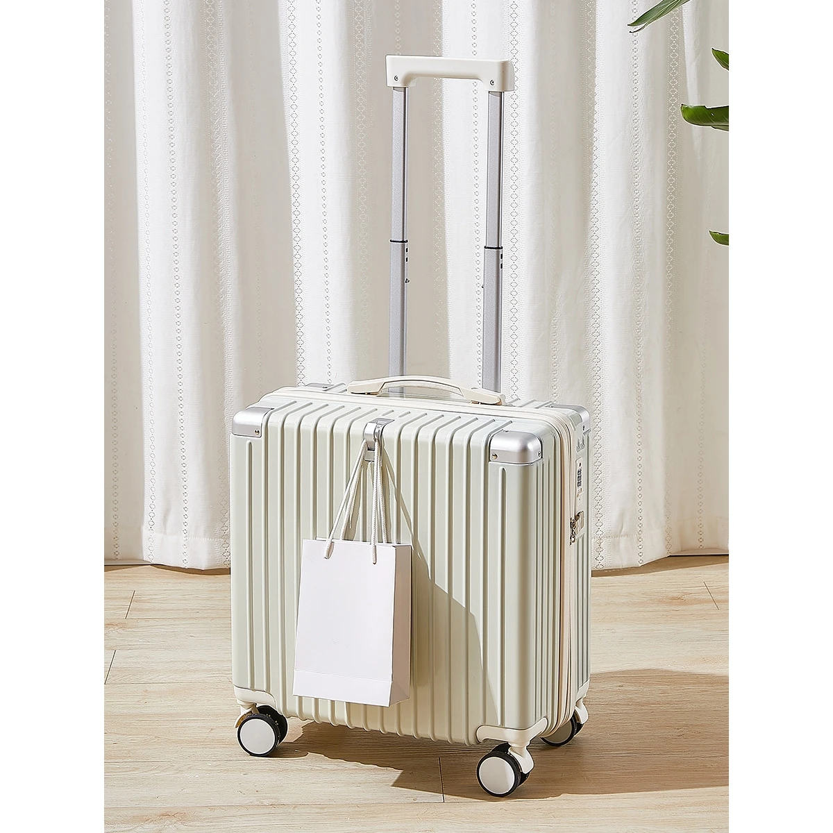valise-de-voyage-legere-et-portable-de-20-pouces-style-feminin-avec-serrure-a-combinaison-et-roues-universelles-silencieuses-bagage-durable