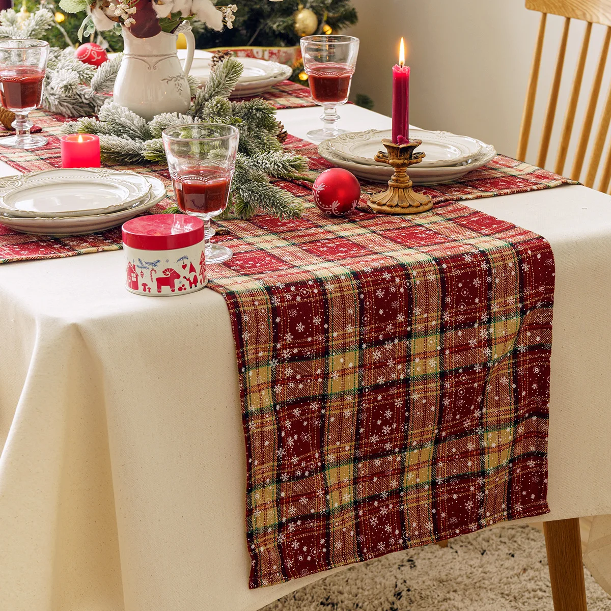 Vintage American Christmas Red Plaid Snowflake Table Runner, INS Style Festive Holiday Decorative Long Tablecloth