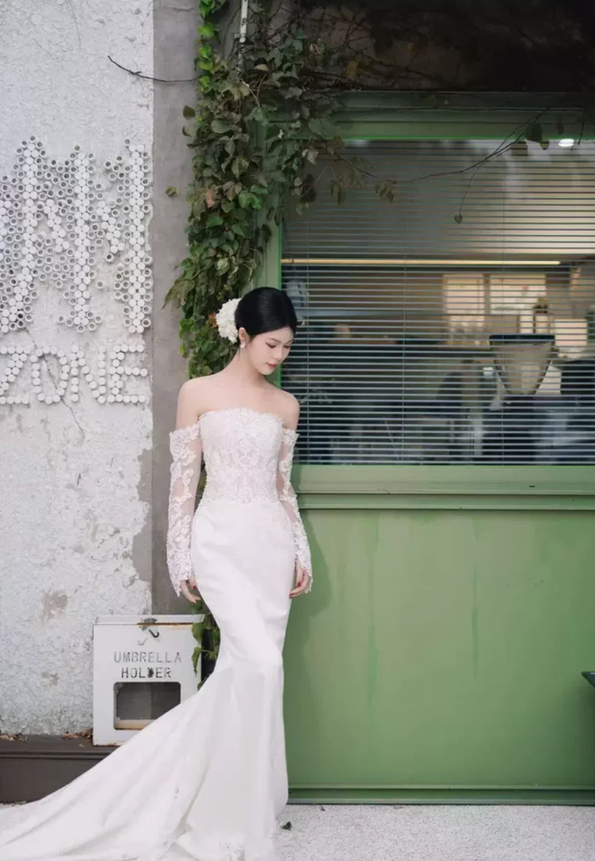 Off‑the‑Shoulder Mermaid Wedding Dress Long Sleeve Lace Appliques Satin Bridal Gown Sweep Train Korean Vintage Vestido De Novia