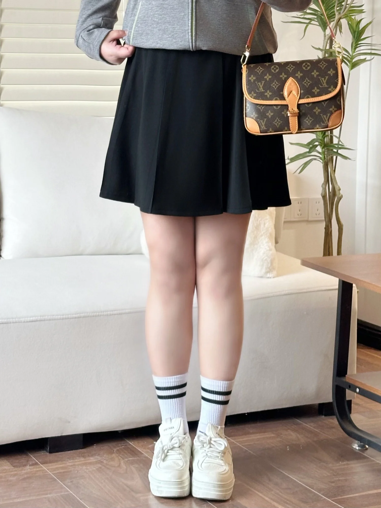 

Модная юбка А-силуэта с высокой талией для женщин больших размеров, новинка весеннего сезона, с эластичным поясом, плиссированная, короткая, с эффектом похудения