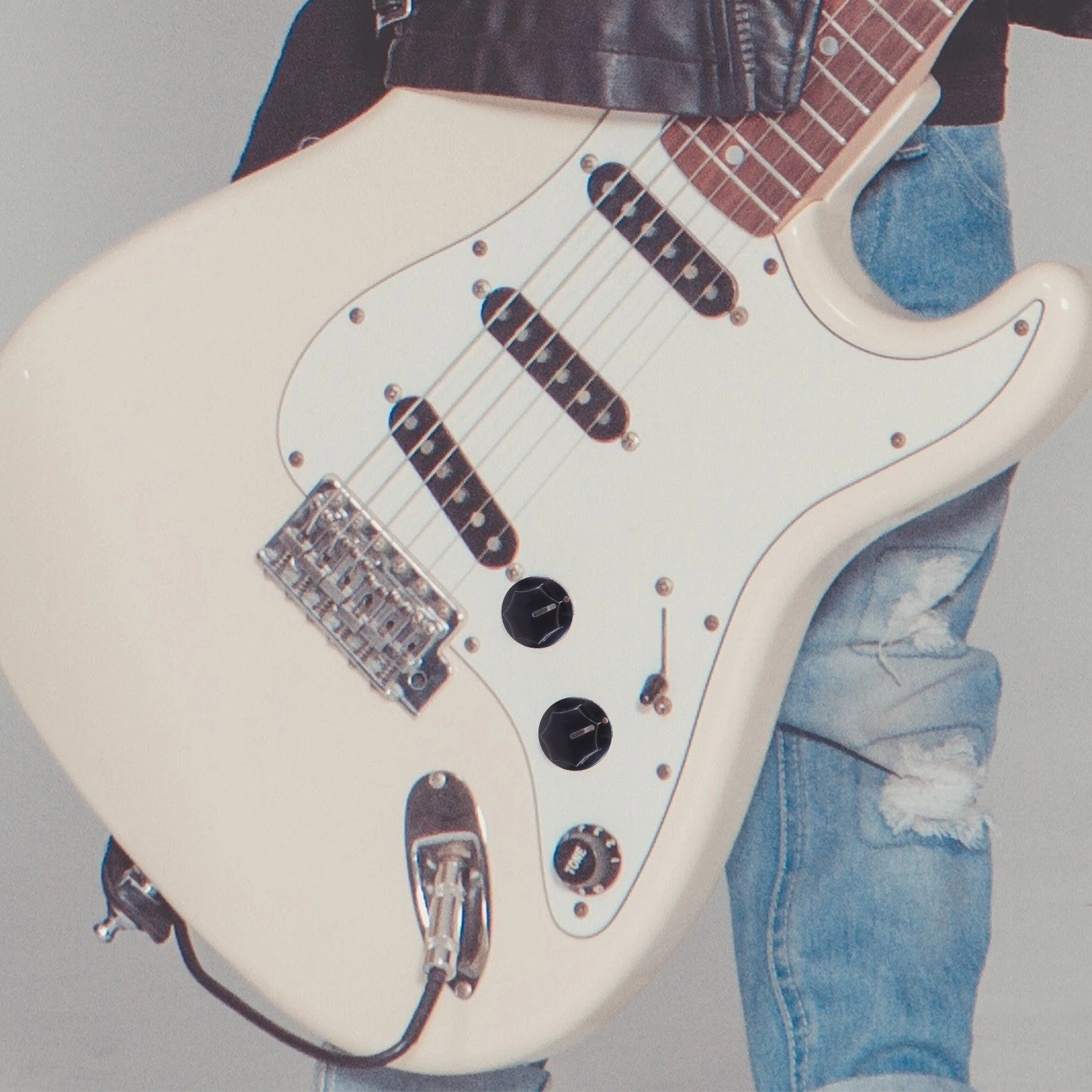 

2Pcs Electric Guitar Knobs Plastic Volume Tone Control Effect Pedal Cap Amp Speaker Accessories Durable Practical Long Lasting