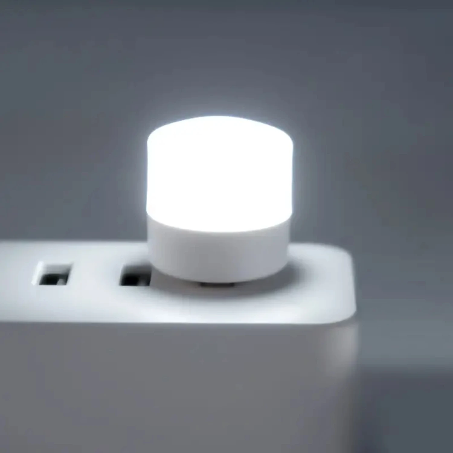 Energy-saving Hhaimai USB Night Light, Soft Glow, Bedside Sleep, Computer Use, Power-saving Led Light, Charging Treasure. Dad