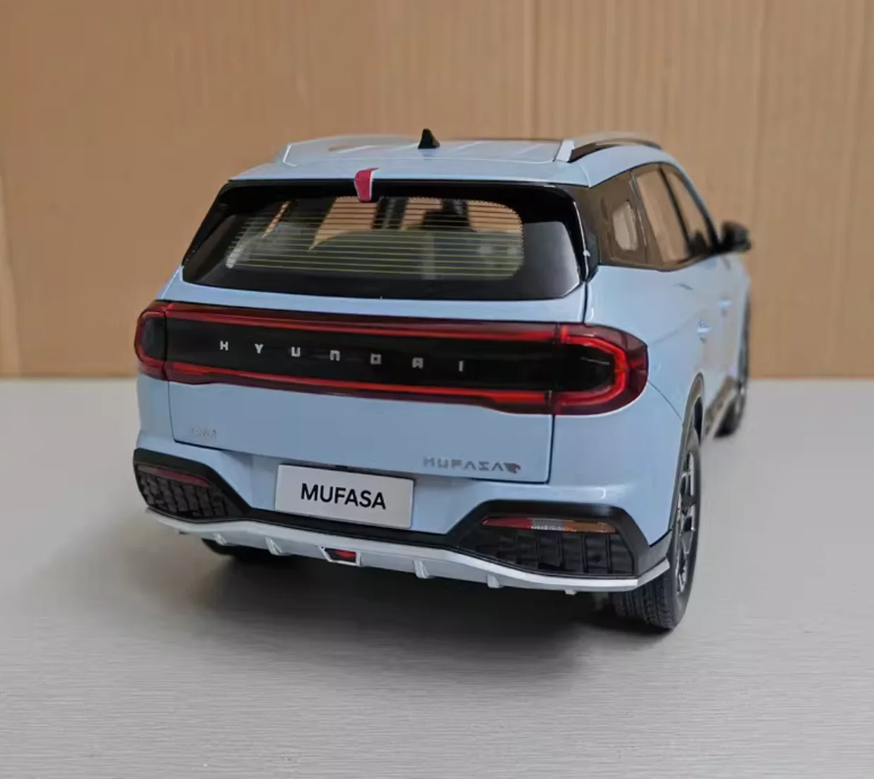 Modelo de coche de aleación de simulación a escala 1:18 del modelo original de fábrica Beijing Hyundai Musa NU2 MUFASA IX35, en stock.