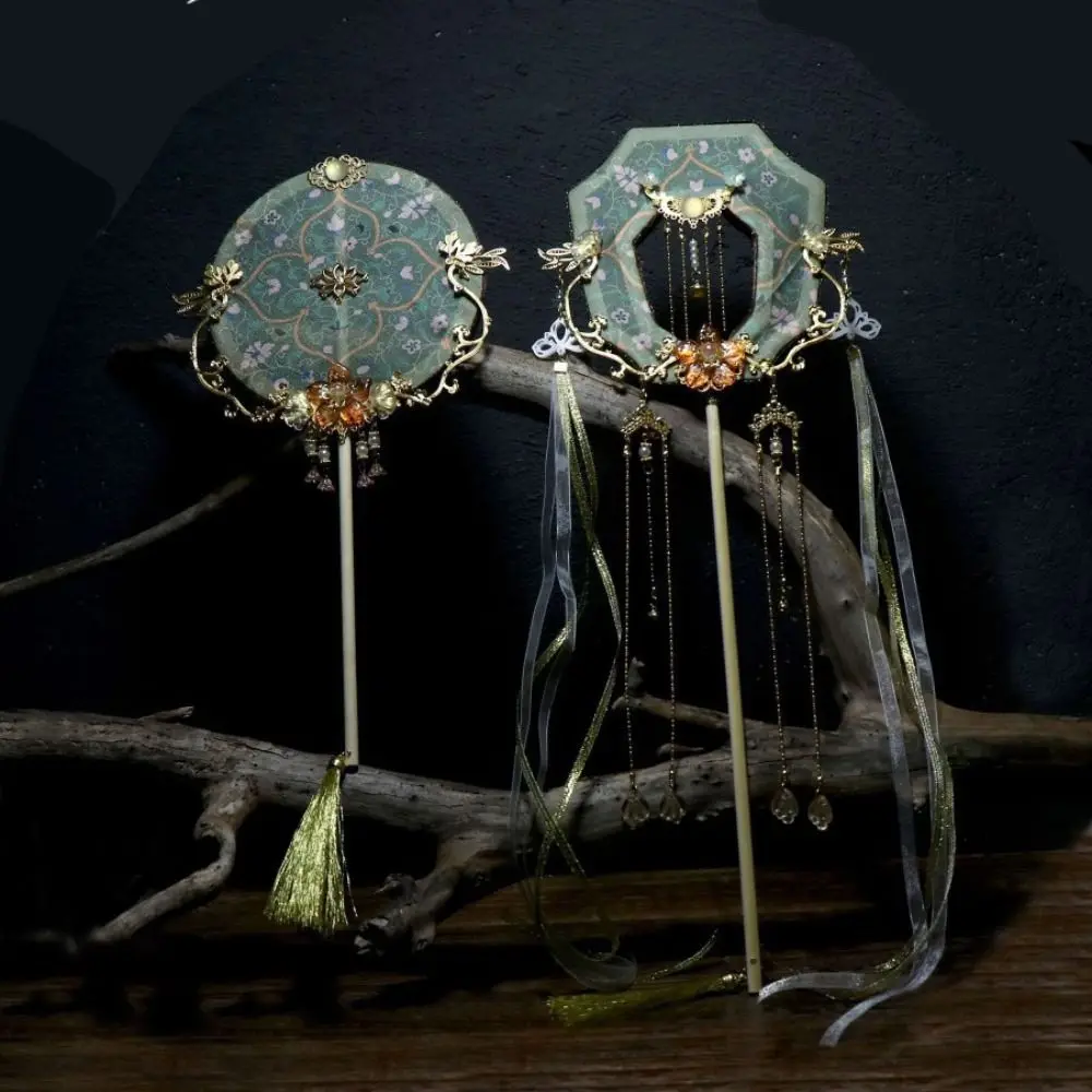 Dunhuang Chinese Style Chinese Embroidery Fan Tassels Handheld Bridal Group Fan with Pendant Vintage Silk Fan Wedding