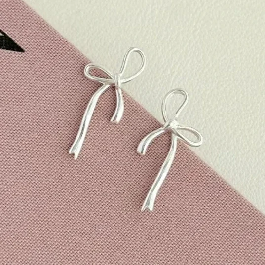 

Real 925 Sterling Silver Minimalist Hollow Bowknot Stud Earrings for Women Cute Fine Jewelry Sweet Cool Accessories