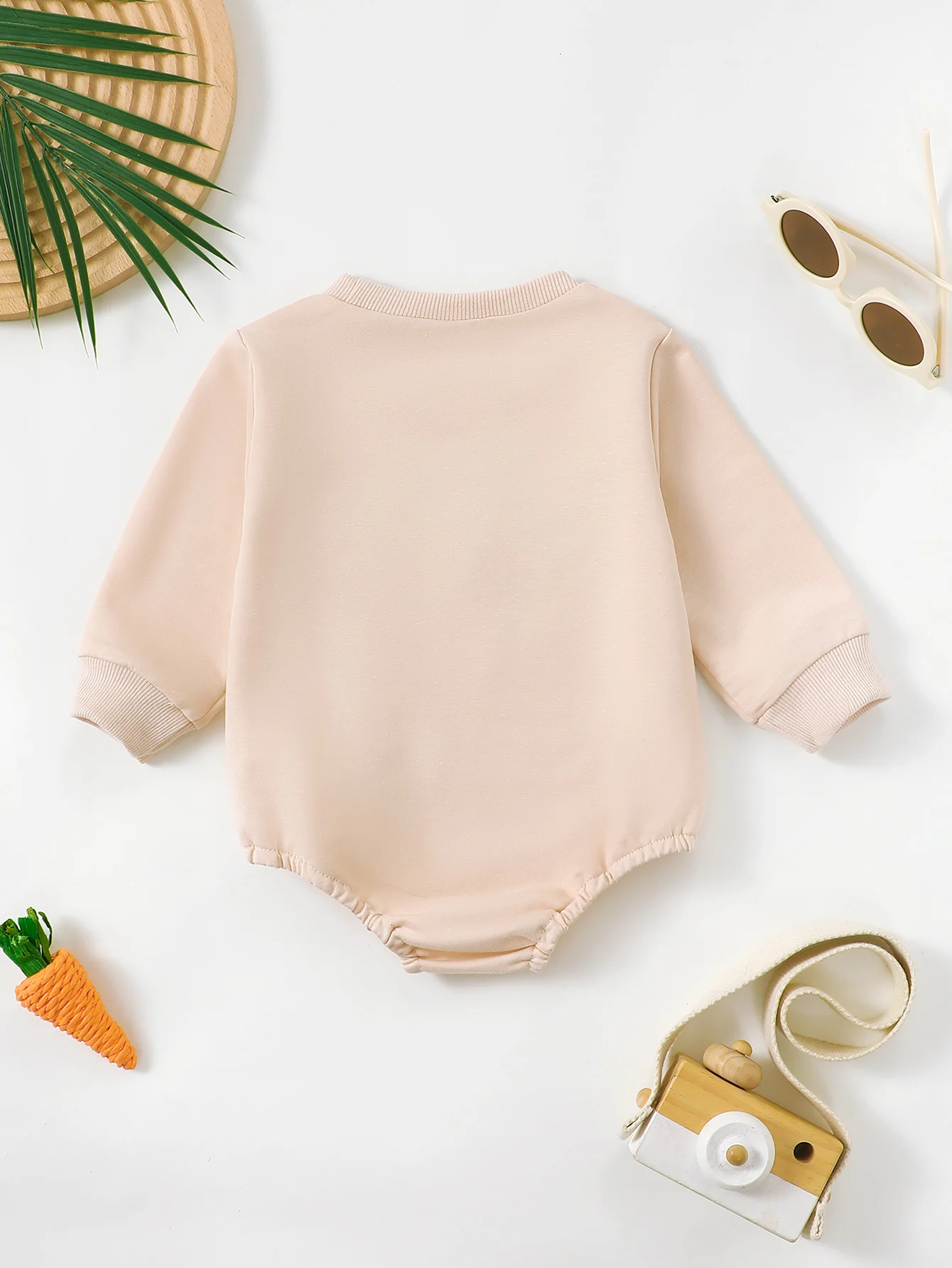 الجزرة المطرزة طويلة الأكمام رومبير ربيع الخريف الرضع طفل ملابس الطفل ارتداءها الاطفال الزي