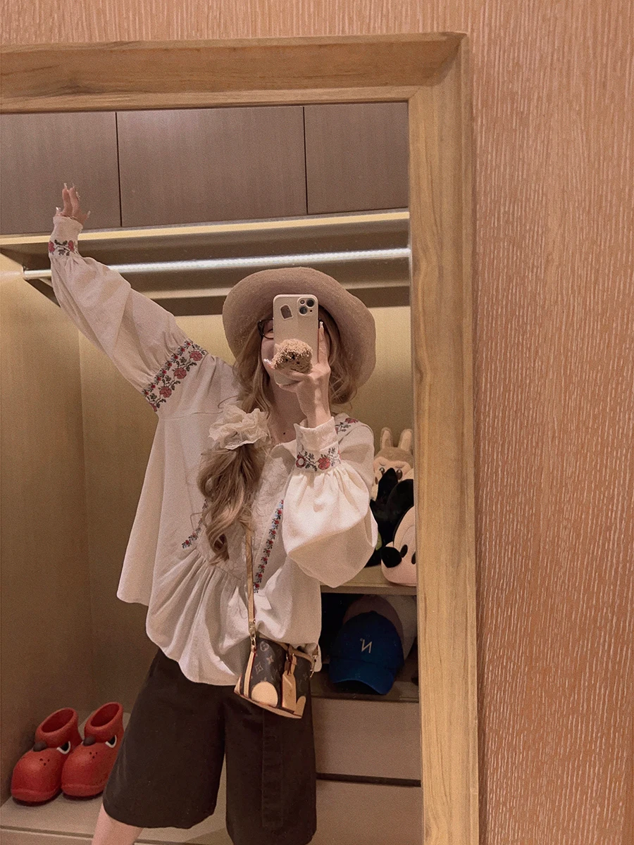 

Yukiss Retro Sle Embroidered Heavy Floral Doll Collar irt Women's Breathable Long Sve Comfortable Fit Faion Top