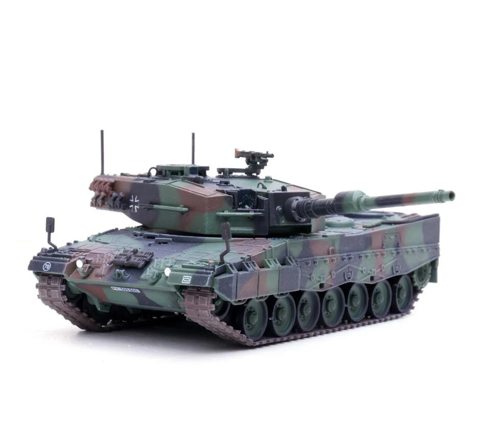 1: 72 German Leopard 2A4 main battle tank model NATO camouflage  Simulation finished product collection model