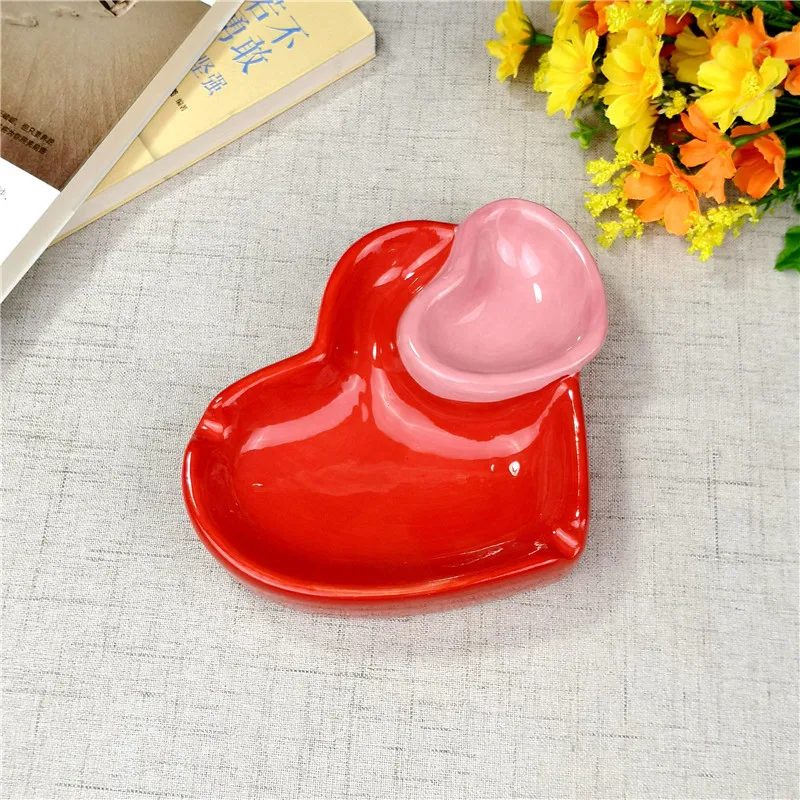 Personality Double Heart Shaped Ceramic Ashtray Multi-function Practical Lovely Cigarette Accessories Home Theme Decoration Craf