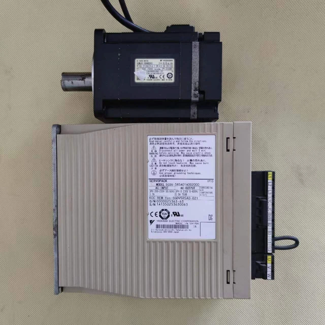 

Disassembly 5 series Yaskawa 750 watt servo set SGDV-5R5AO1A002000/SGMJV-08ADE6S