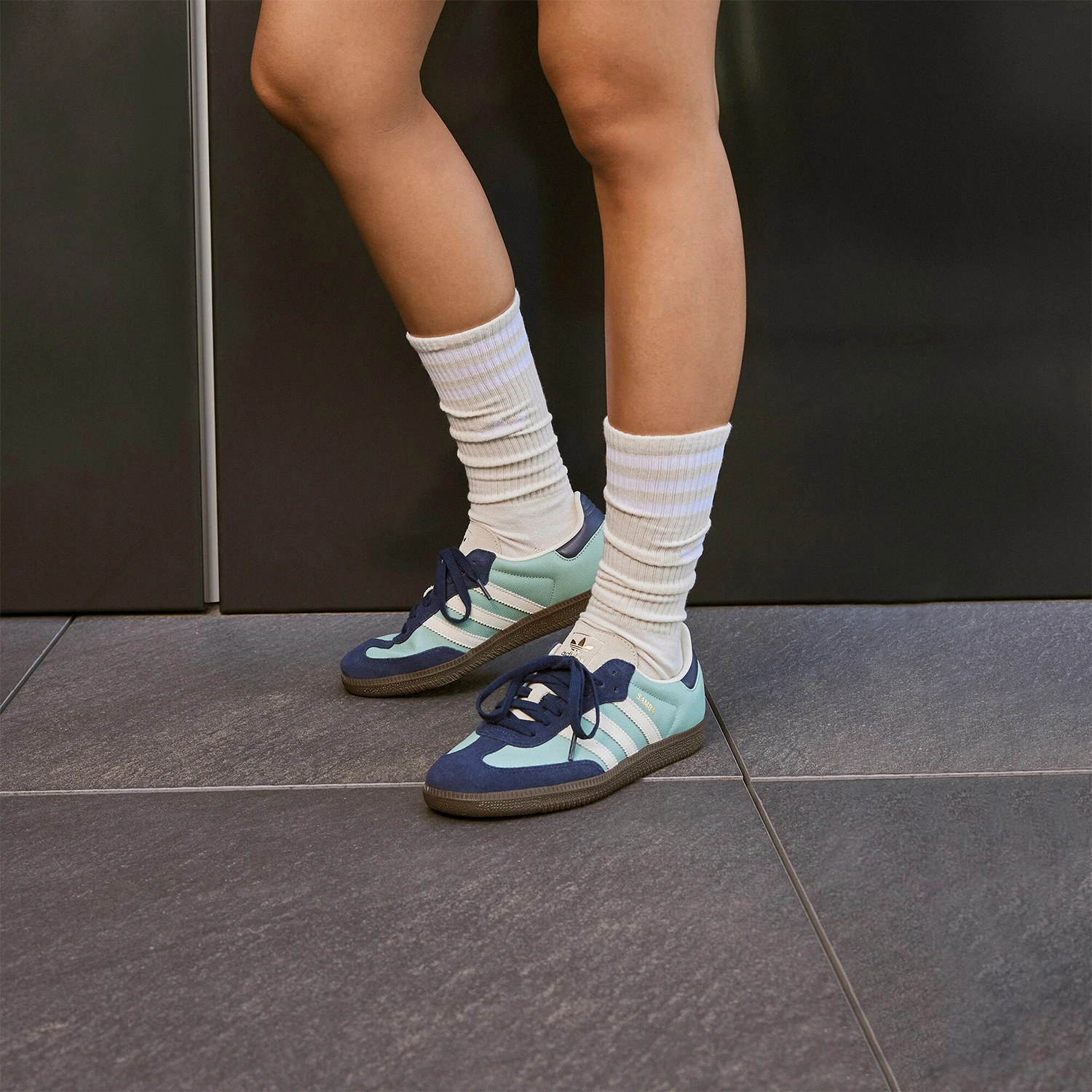 

Adidas Genuine Trefoil Women's Classic Retro Low-Top Sneakers JI4208