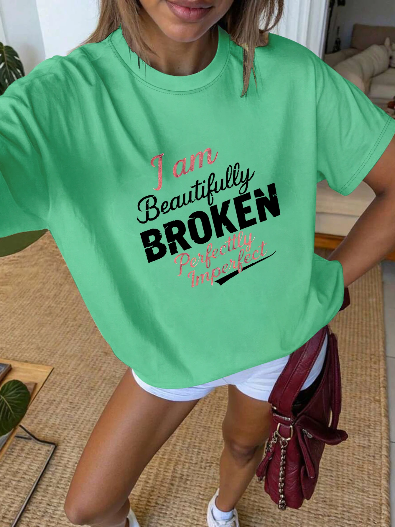 Camiseta rosa de manga corta para mujer de talla grande, estampado gráfico "I am Beautifully BROKEN", ropa informal elegante y empoderada
