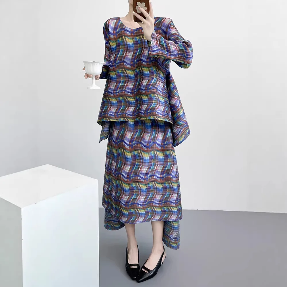 

Костюм в стиле Мияке с полосатым принтом: модный комплект из топа и юбки, свободный крой, плиссировка, полный комплект, новинка 2026 года