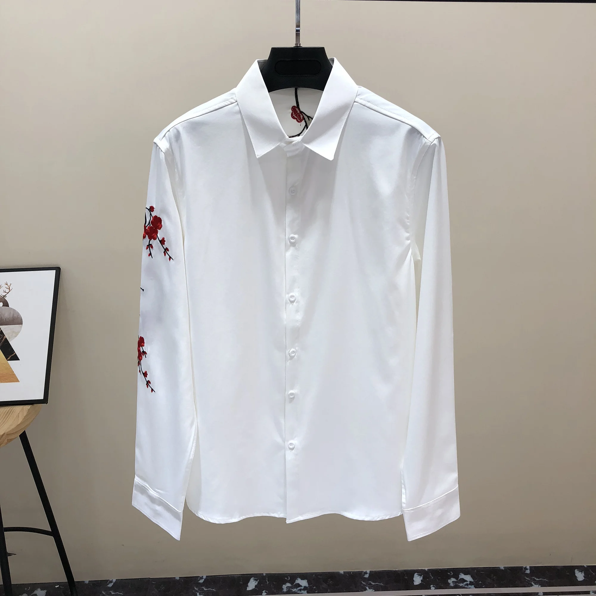 Autumn 2021 New Shirt Men\'s Long Sleeved Embroidered Flower Shirt Men\'s Top Trend Chemise Hawaienne Homme Black Shirts Men Dress