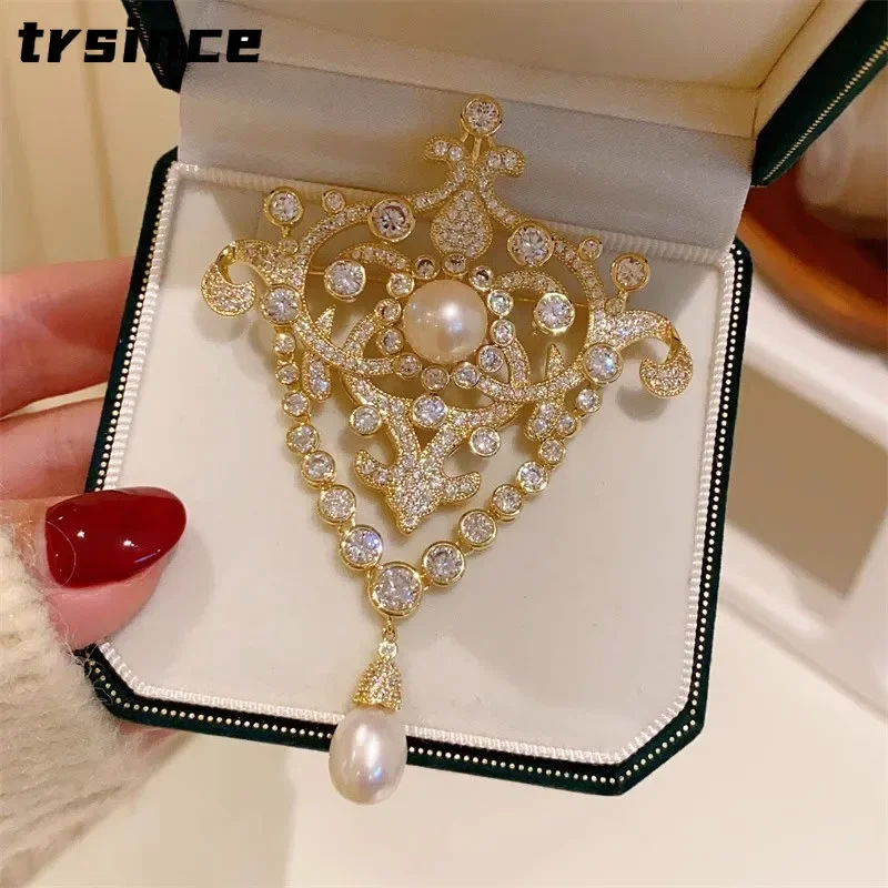 Luxury Premium Pearl Corsage Elegant Zircon Jewelry Pin Women's Classic Elegant Tassel Brooch European Court Style Collar Pin