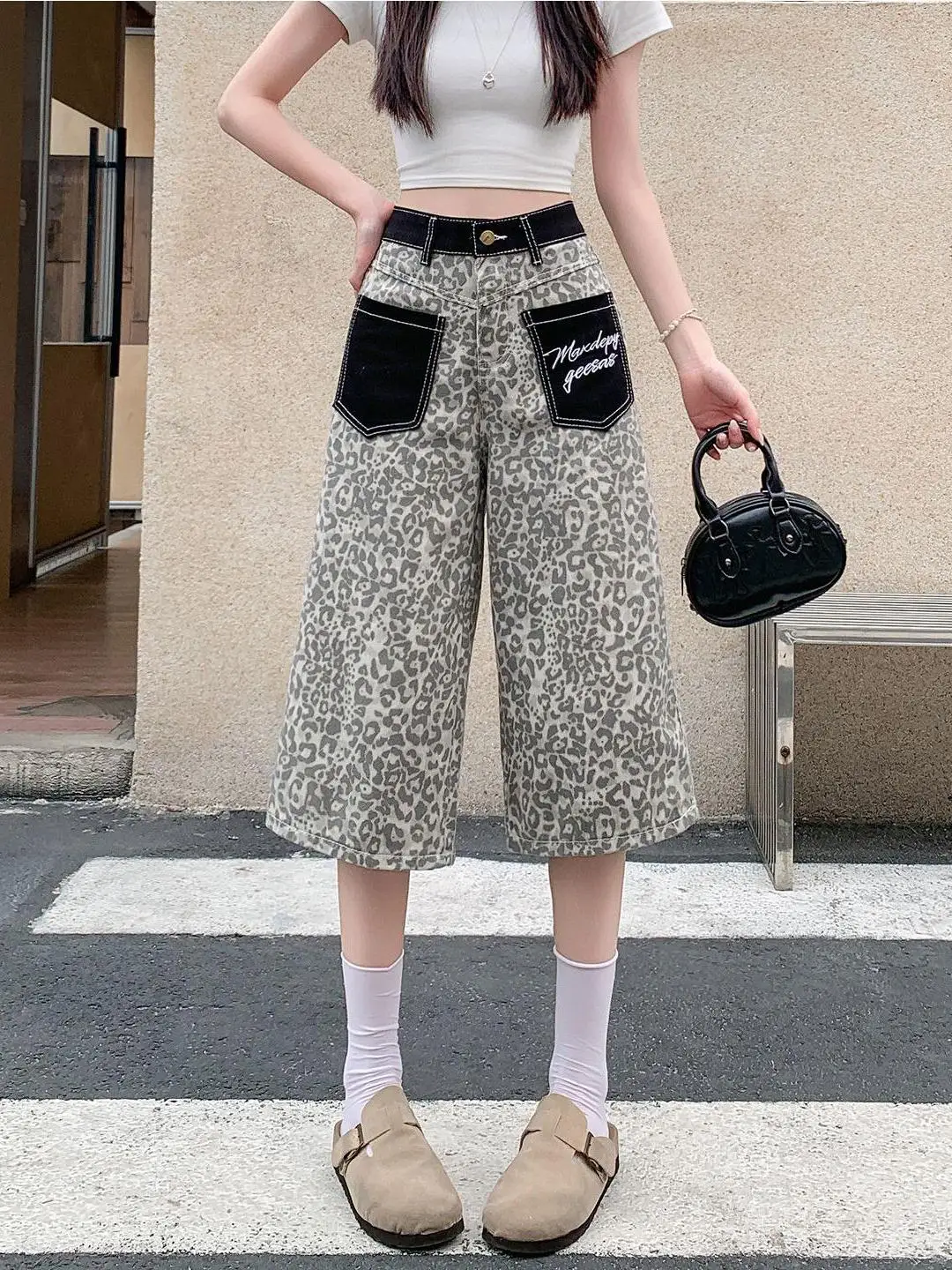 

Retro American Leopard Print Patchwork Pocket Wide Leg Jeans Women Summer New Loose Fit High Waist Straight Cut Commute Style