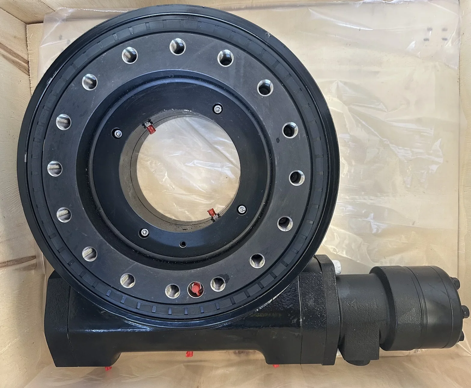 Enclosed Housing Worm Gear Slewing Drive WEB9 with Hydraulic Motor