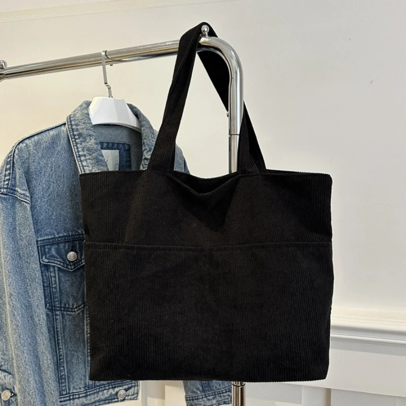 Lässige Cord-Tragetasche mit großem Fassungsvermögen, minimalistischem Design, weicher Stoff, Schultertasche für Damen, ideal für den täglichen Pendlergebrauch. – Detail 6