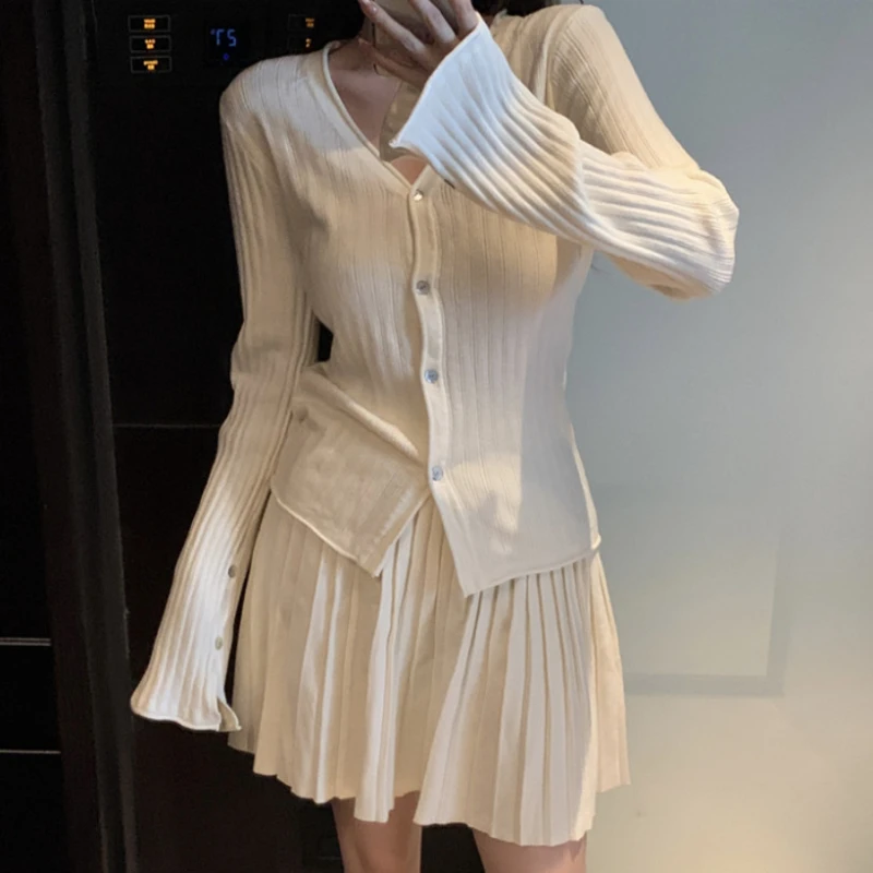 

Two-piece Solid Elegant Set Skirt Women's Slim Temperament Long Sleeve Knitted V-neck Shirt Pleated Skirt Two Piece Suit