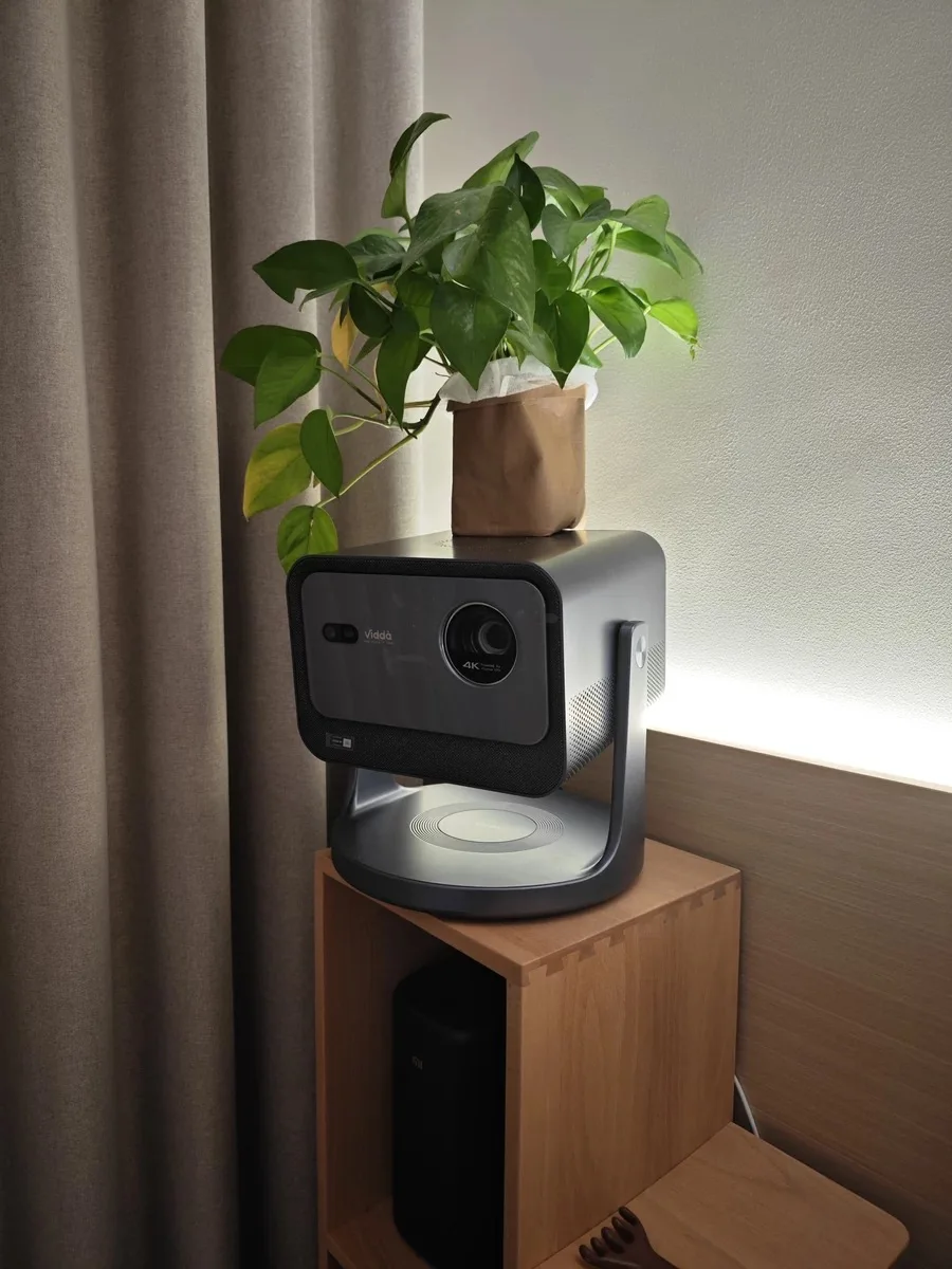 HS-002 Vidda C2 Ultra Triple Color La ser 4K Projector Video 3D Beamer Optical Zoom مع مضخم صوت سينما للمسرح المنزلي