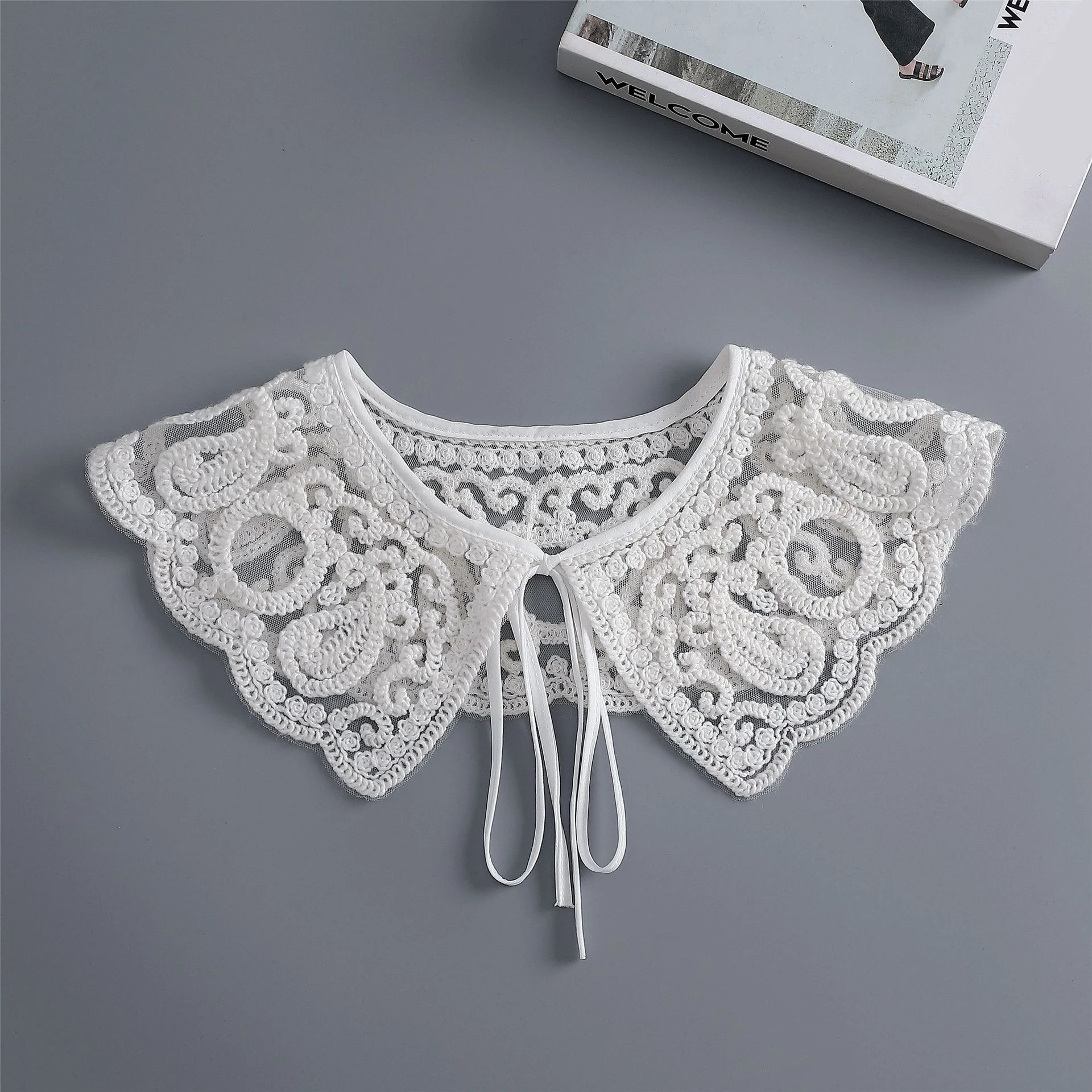 Fashion Women White Lace Fake Collar Shawl for Shirt Blouse Detachable Collar Girls Floral Bowknots Necklace Lapel False Collar