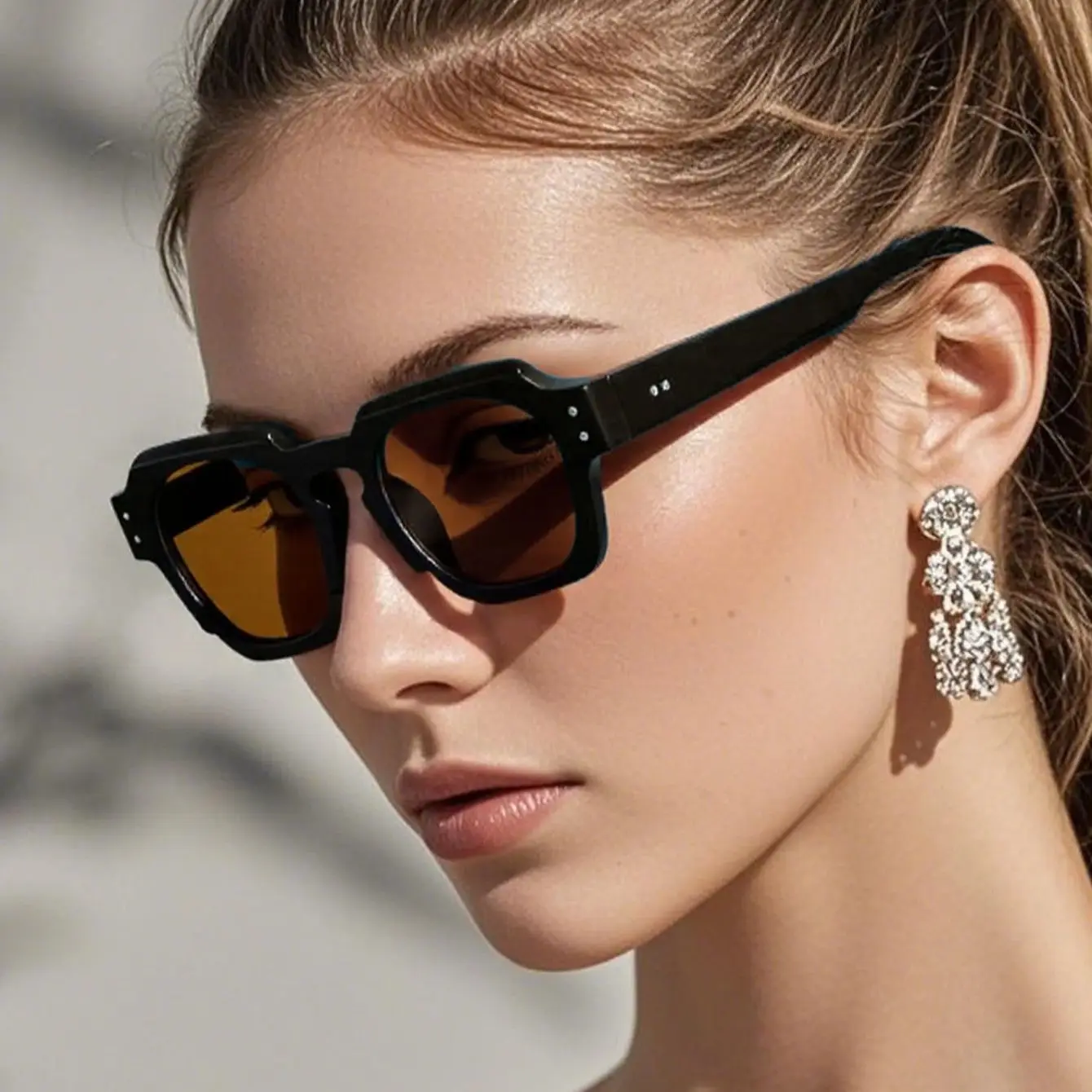 

Protective Glasses Fashion Square Women Luxury Brand Sunglasses Retro Designer Men Trending Black Grey Sun Glasses Shades UV400