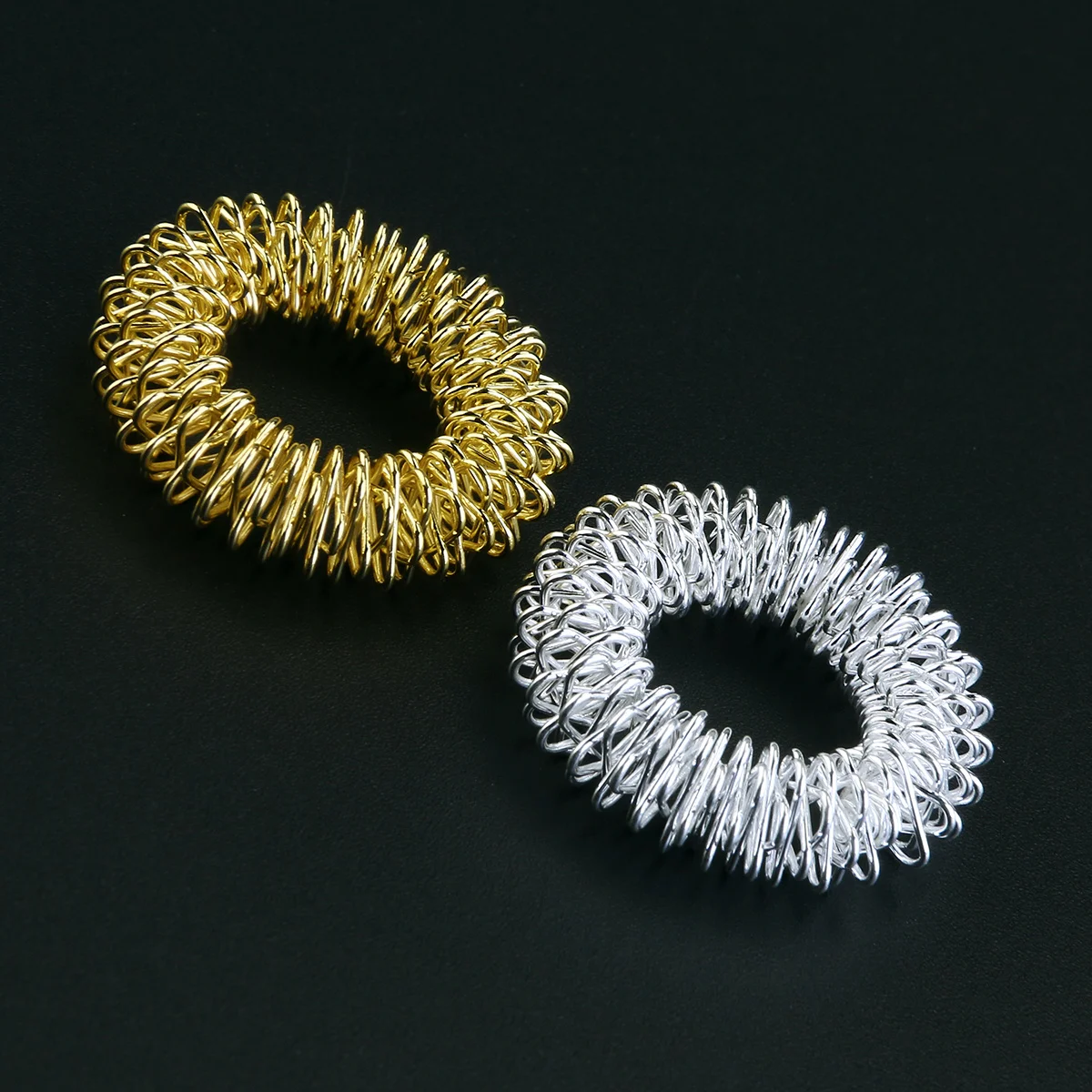 

10 шт., кольца для точечного массажа пальцев, нержавеющая сталь, случайный цвет, улучшение концентрации, уменьшение усталости пальцев, облегчение боли