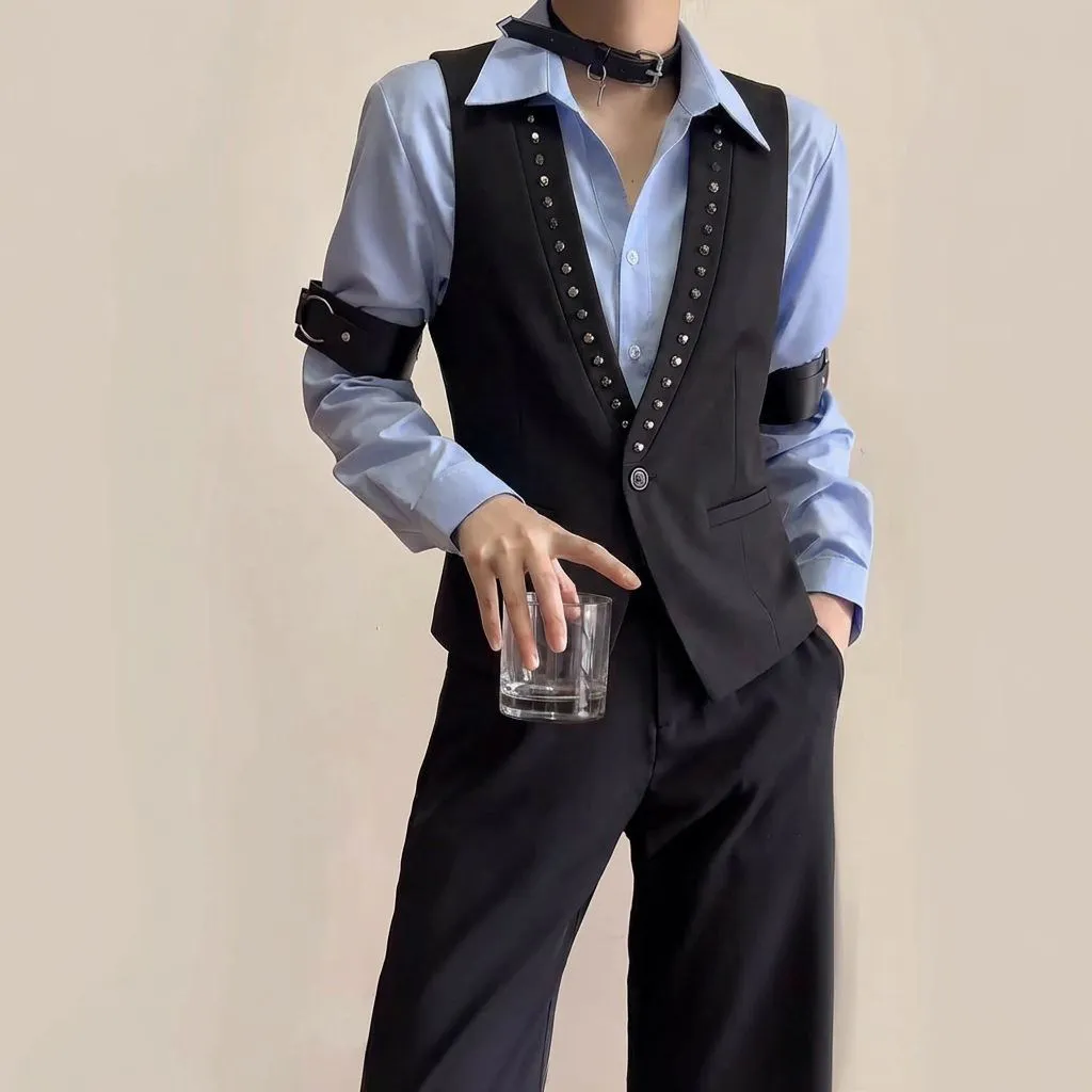 Rivet Decoration Suit Vests for Men Casual Prom Party Disco Waiter Waistcoat Men Clothing Nightclub Work Sleeveless Uniform Vest