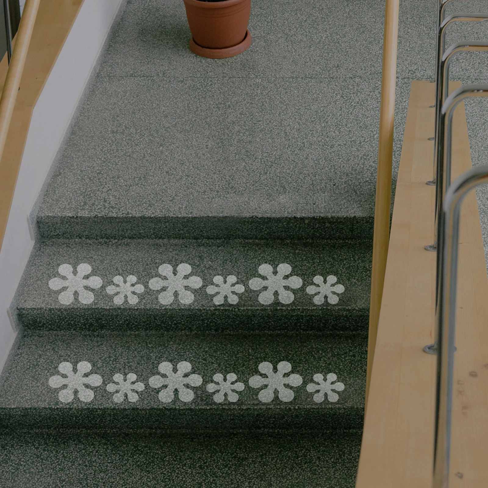 

20pcs Anti Slip Stickers Bathroom Floor Bathtub Shower Safety Snowflake 10 Large 10 Small Transparent Non Slip Decals
