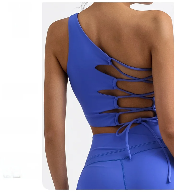 

Жилет для йоги для женщин, нерегулярный дизайн на плечах, шнуровка на спине, спортивный топ для фитнеса, европейско-американский стиль, телесный цвет с накладкой на грудь