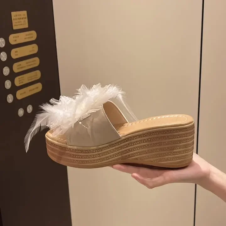 أحذية شبشب منزل منصة الشرائح شباشب على الموضة النساء الكعب البغال على إسفين منخفضة الصيف الفاخرة 2025 عالية روما المطاط