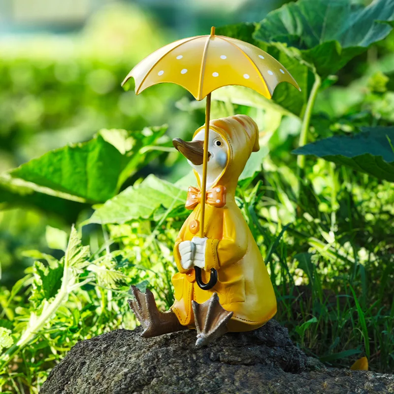 Nordic Style Couple Ducks with Umbrella Resin Statue Outdoor Garden Courtyard Villa Balcony Decor Ornament