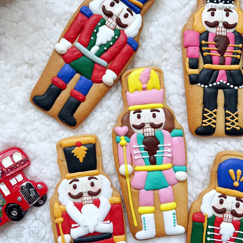 Christmas Nutcracker Solider Cookie Cutters and Stamps Plastic Christmas Cake Decoration Baking Tools DIY Fondant Biscuit Mould