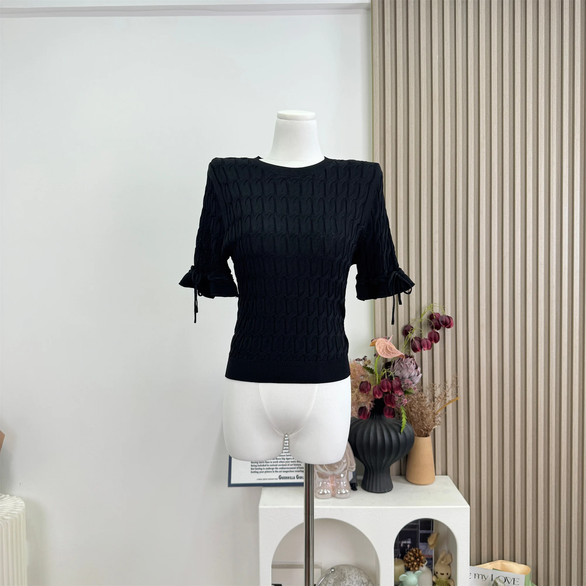 

Summer 2026 New Pure Color Knitted Short Sleeve Women's Round Neck Top Casual Style Breathable Loose Fit Twist Shirt Tops J166