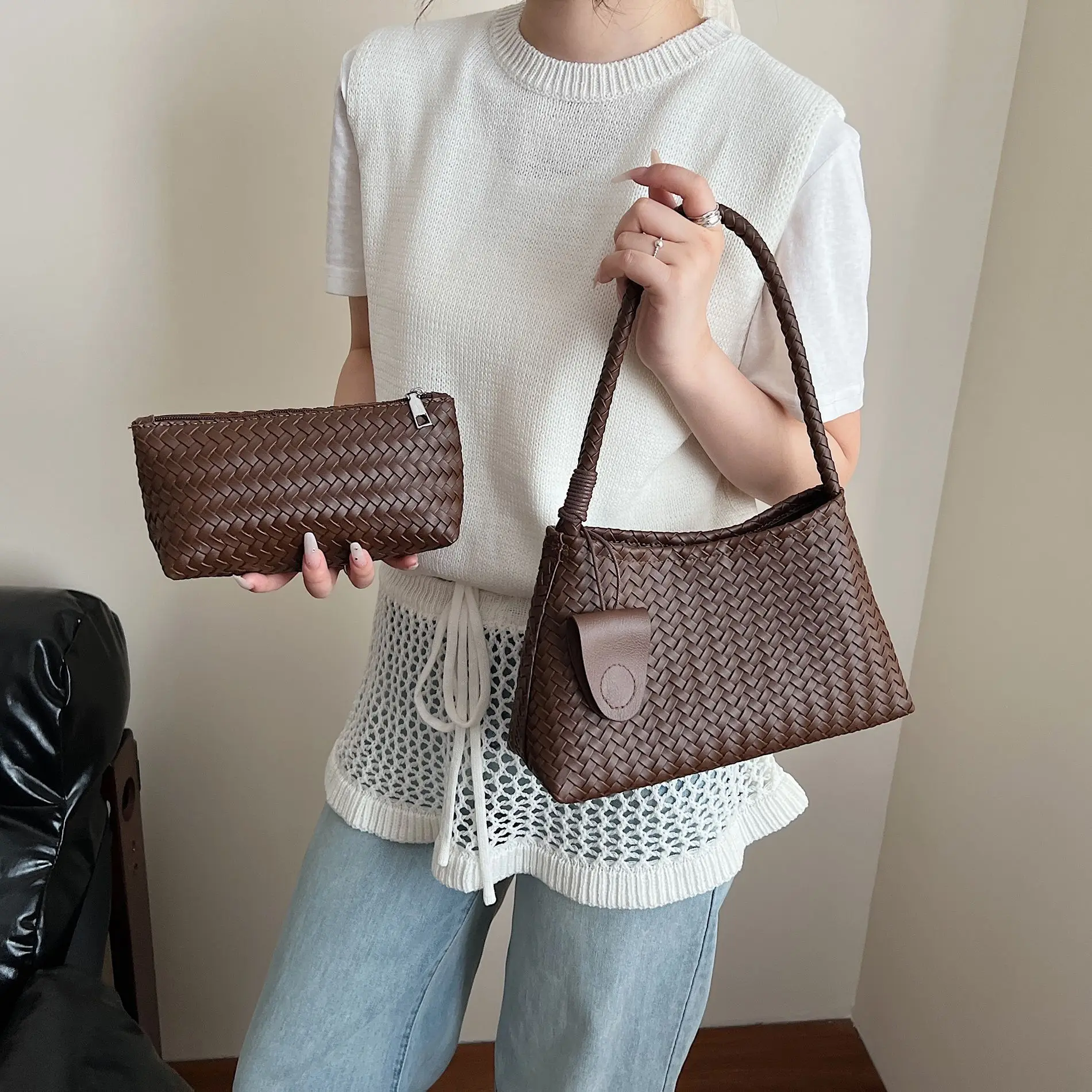 

Niche hand-woven underarm bag women's fashion casual portable mother and child bag large capacity shoulder bag women's bag