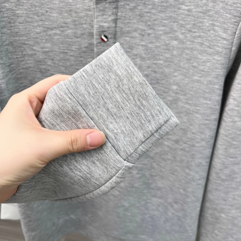Herren-Langarm-T-Shirt mit hohem Kragen, Knopfleiste, exquisitem Muster, Stickerei, hautfreundlich, farbecht, Herbst-Freizeitmode, Herrenbekleidung – Detail 9