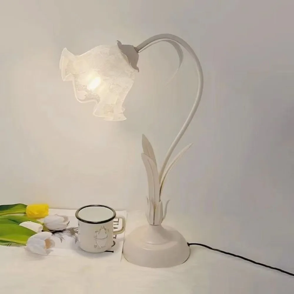 

Vintage Three-speed Lighting Night Light Soft Light Bedside Bedroom Lamp DIY Floral Table Lamp Gift