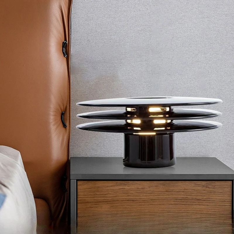 

Черно-белые трехслойные торшеры из кованого железа, скандинавские креативные минималистичные настольные светильники, украшения для спальни, прикроватные тумбочки