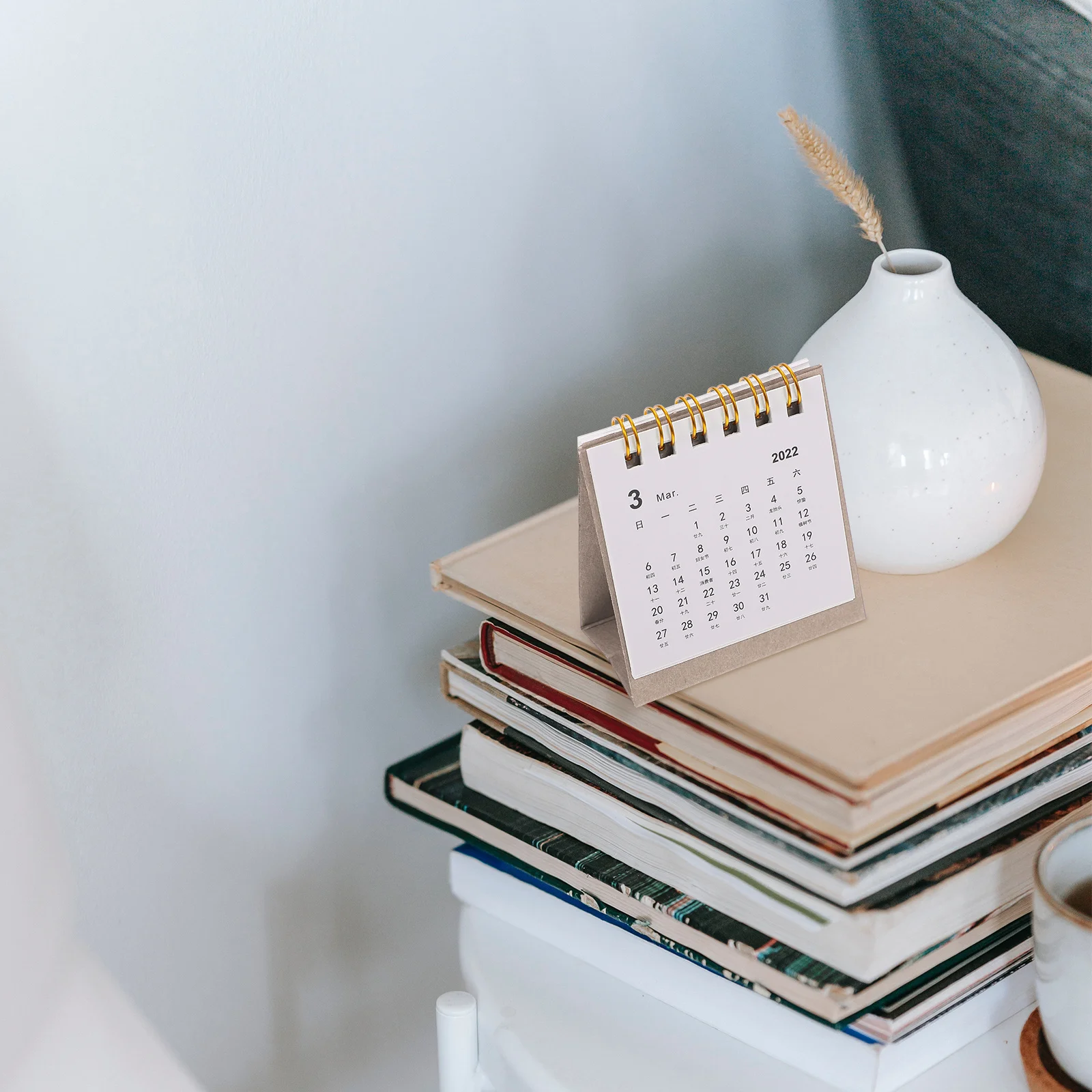1pc Mini Desktop Calendar Premium Paper Multi-Functional Schedule Planner Table Ornament Home Decor Office Accessories 2022
